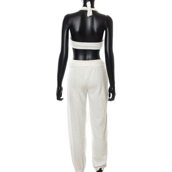 White fuzzy lounge set - Picture 3 of 6